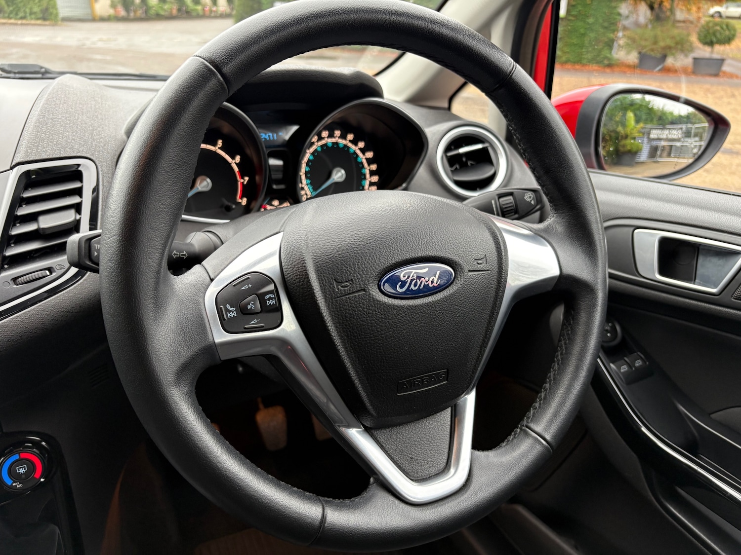 Used Ford Fiesta 2014 for sale - 76699372: Photo 32