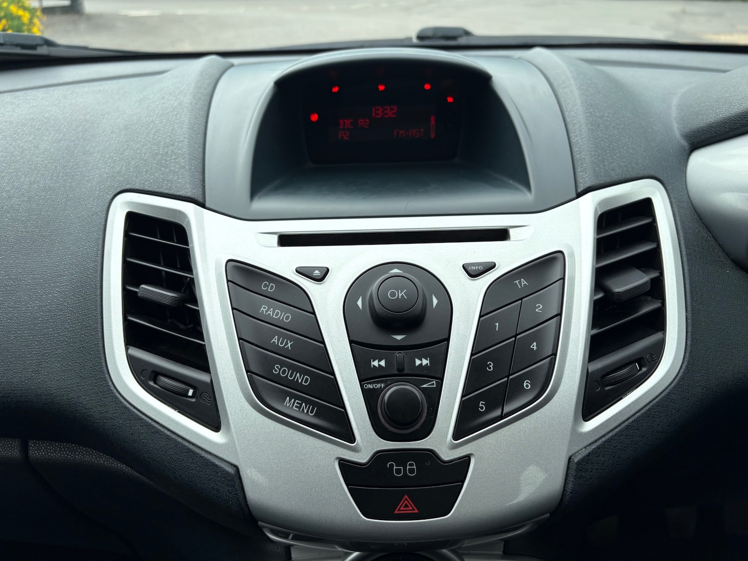 Used Ford Fiesta 2012 for sale - 76693517: Photo 28