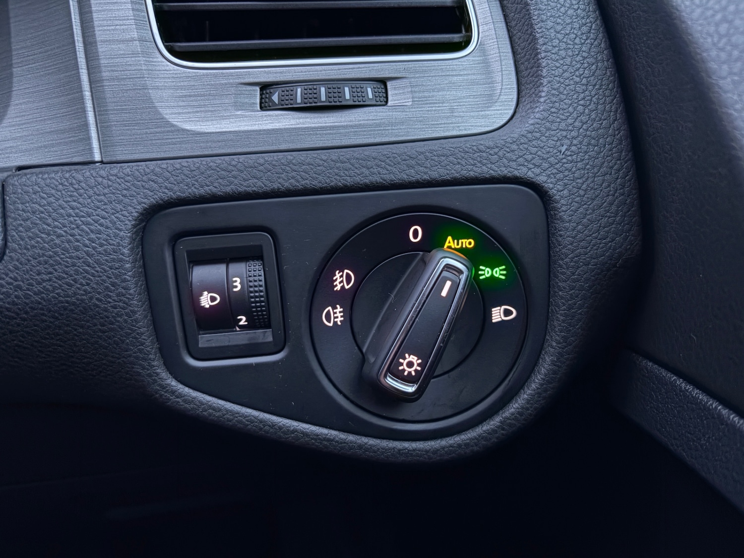 Used Volkswagen Golf 2017 for sale - 76864240: Photo 34