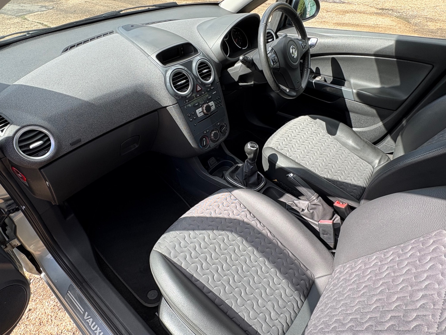 Used Vauxhall Corsa 2011 for sale - 76706190: Photo 19