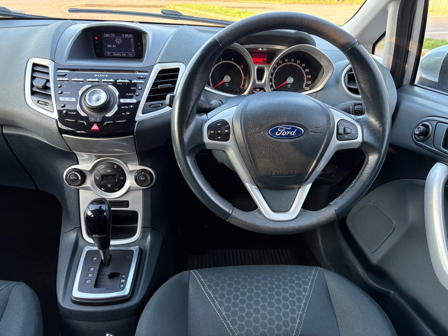 Used Ford Fiesta 2011 for sale - 77500316: Photo 24