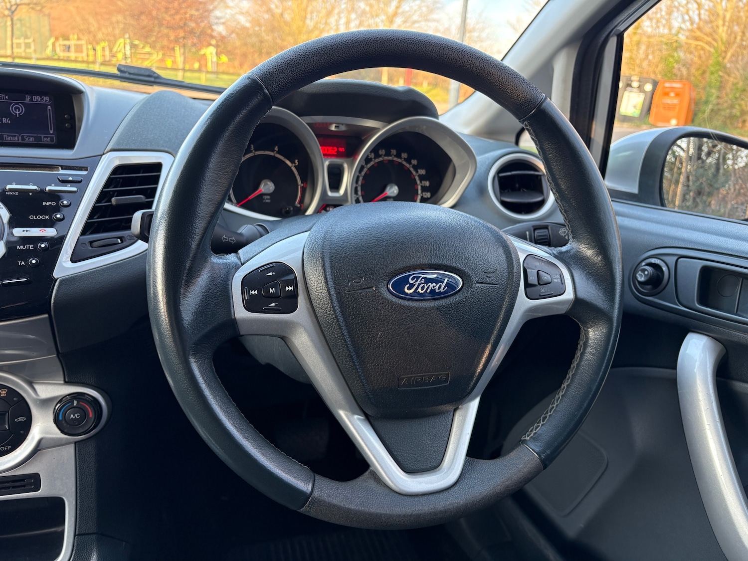 Used Ford Fiesta 2011 for sale - 77500316: Photo 25