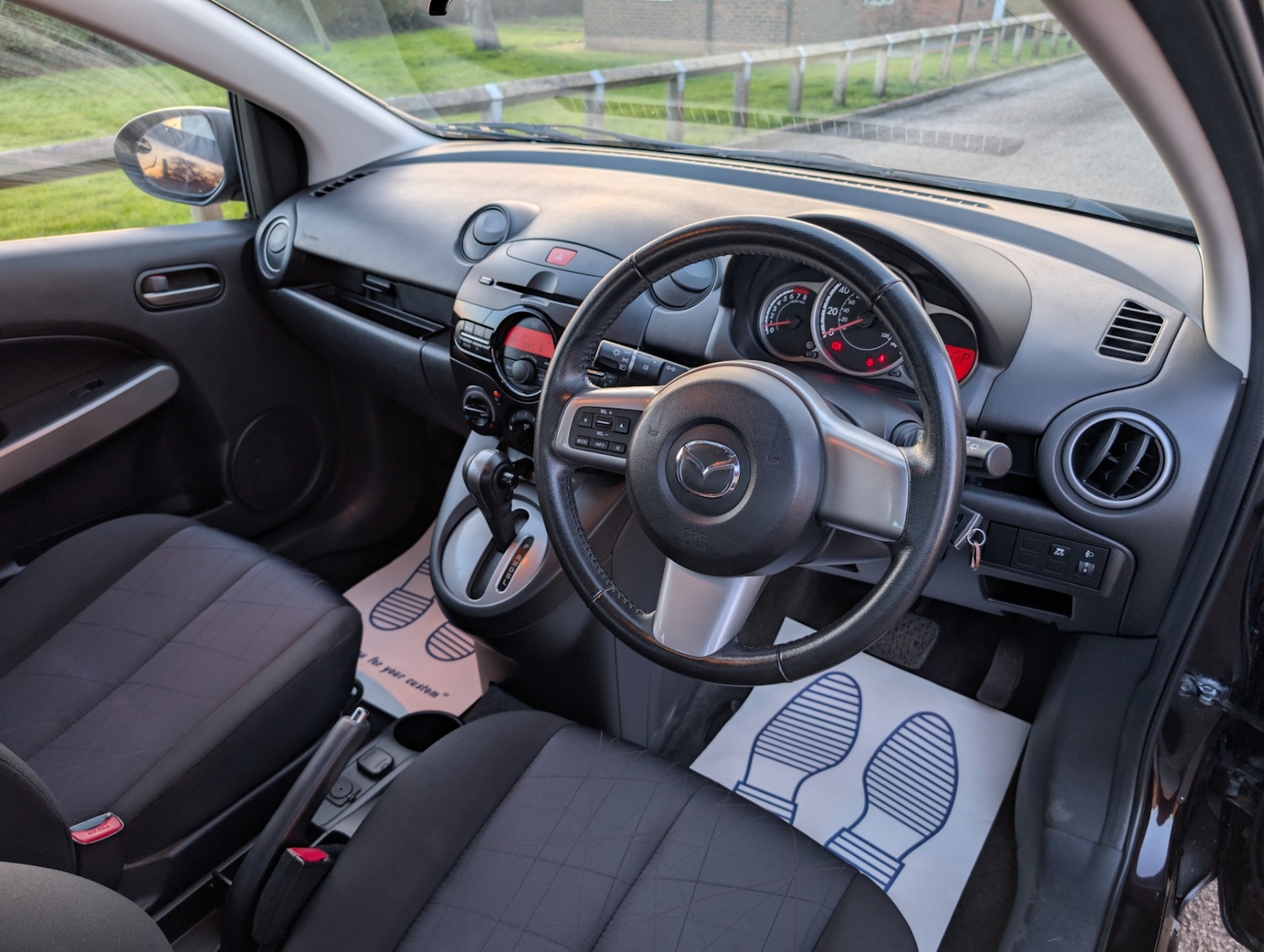 Used Mazda Mazda2 2011 for sale - 77682813: Photo 14