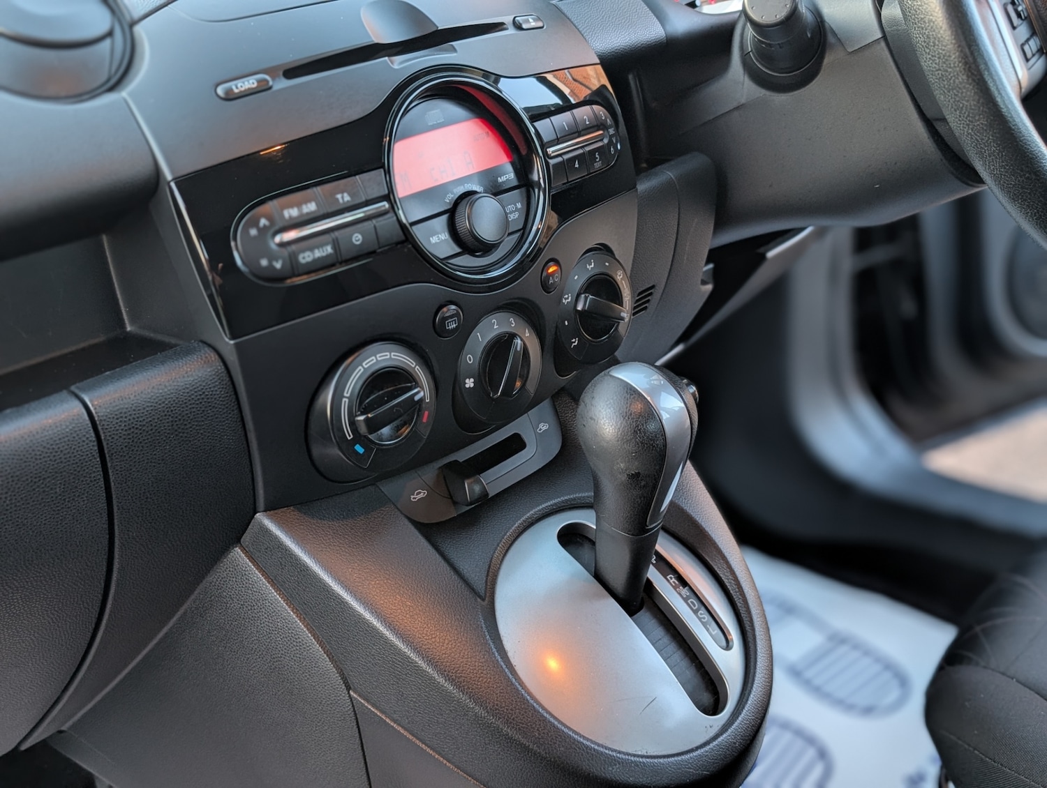 Used Mazda Mazda2 2011 for sale - 77682813: Photo 18