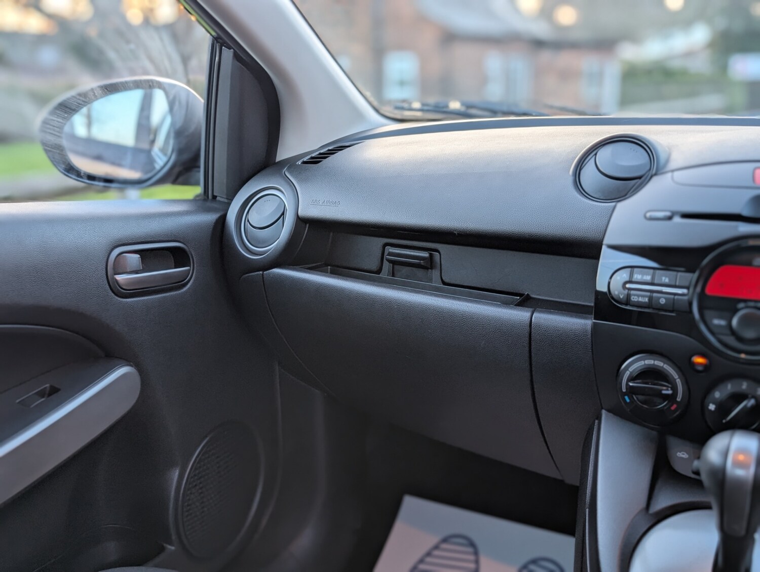 Used Mazda Mazda2 2011 for sale - 77682813: Photo 19