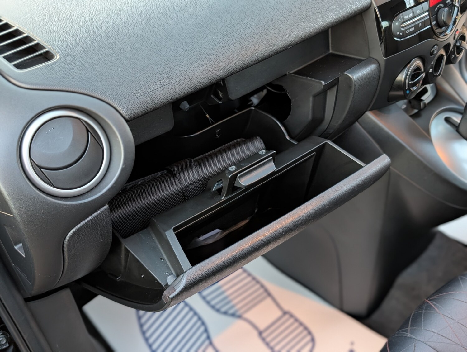 Used Mazda Mazda2 2011 for sale - 77682813: Photo 20