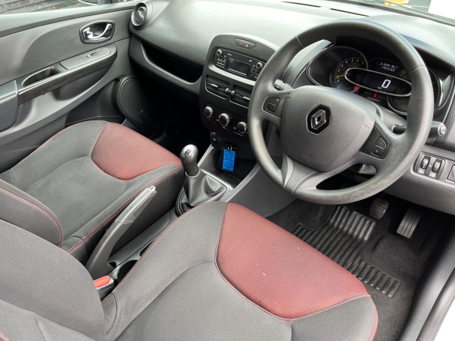 Used Renault Clio 2013 for sale - 76794437: Photo 14
