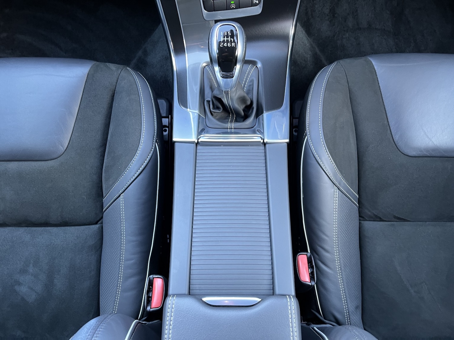 Used Volvo V60 2015 for sale - 76924540: Photo 18