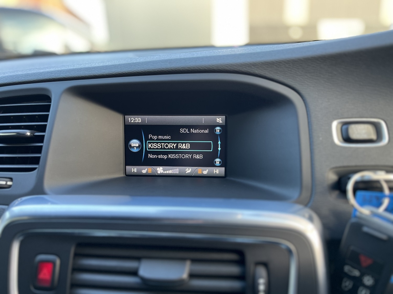 Used Volvo V60 2015 for sale - 76924540: Photo 19