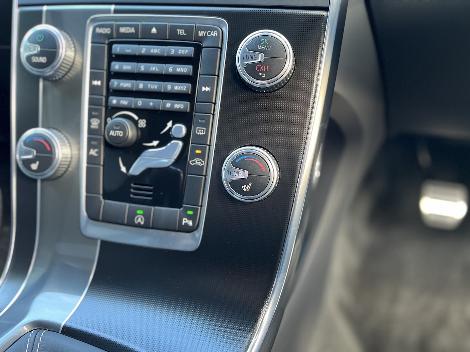 Used Volvo V60 2015 for sale - 76924540: Photo 21