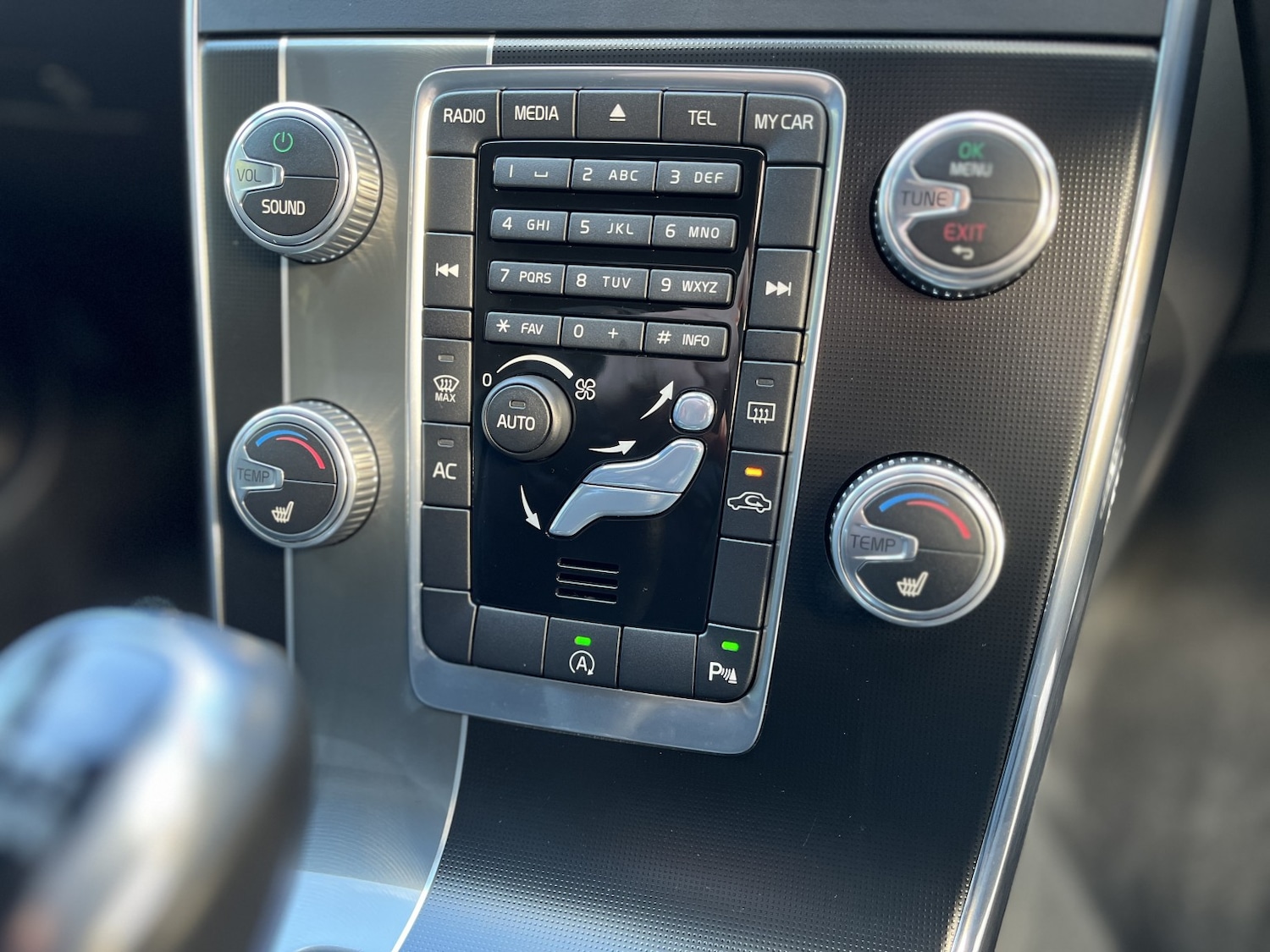 Used Volvo V60 2015 for sale - 76924540: Photo 23