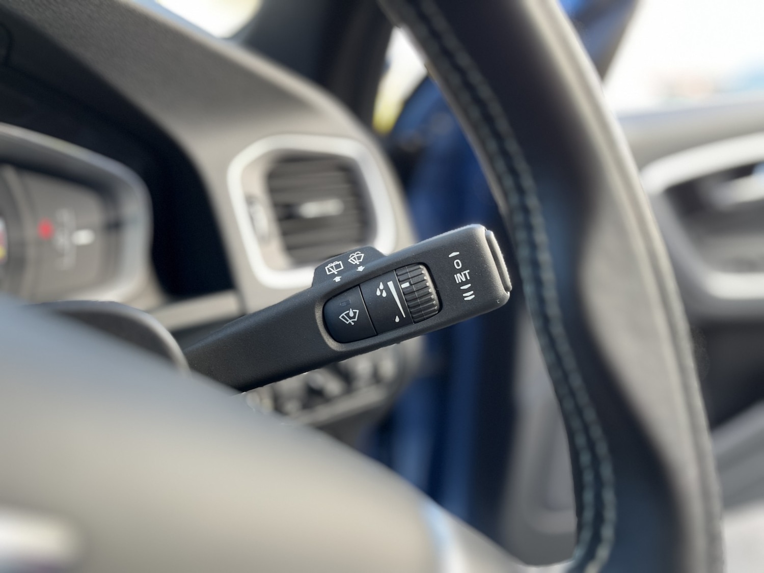 Used Volvo V60 2015 for sale - 76924540: Photo 26