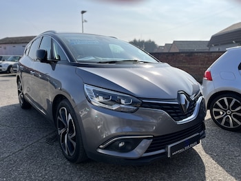 Used Renault Grand Scenic 2017 for sale - 77977169: Photo