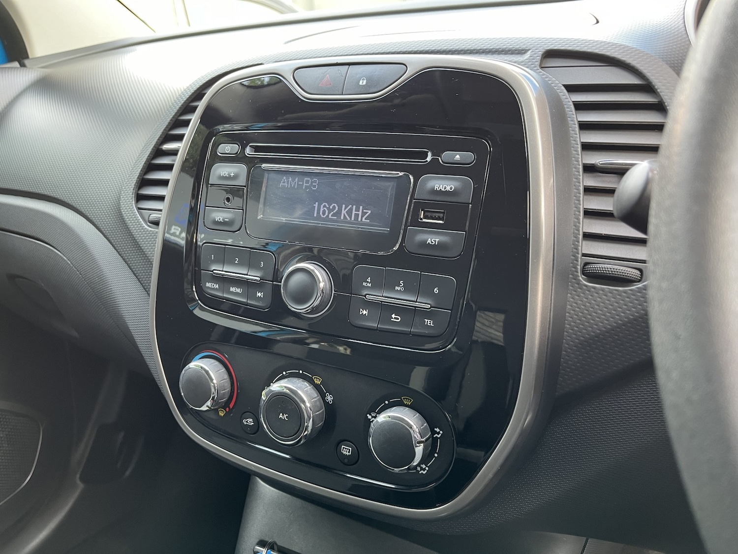 Used Renault Captur 2015 for sale - 76005548: Photo 20