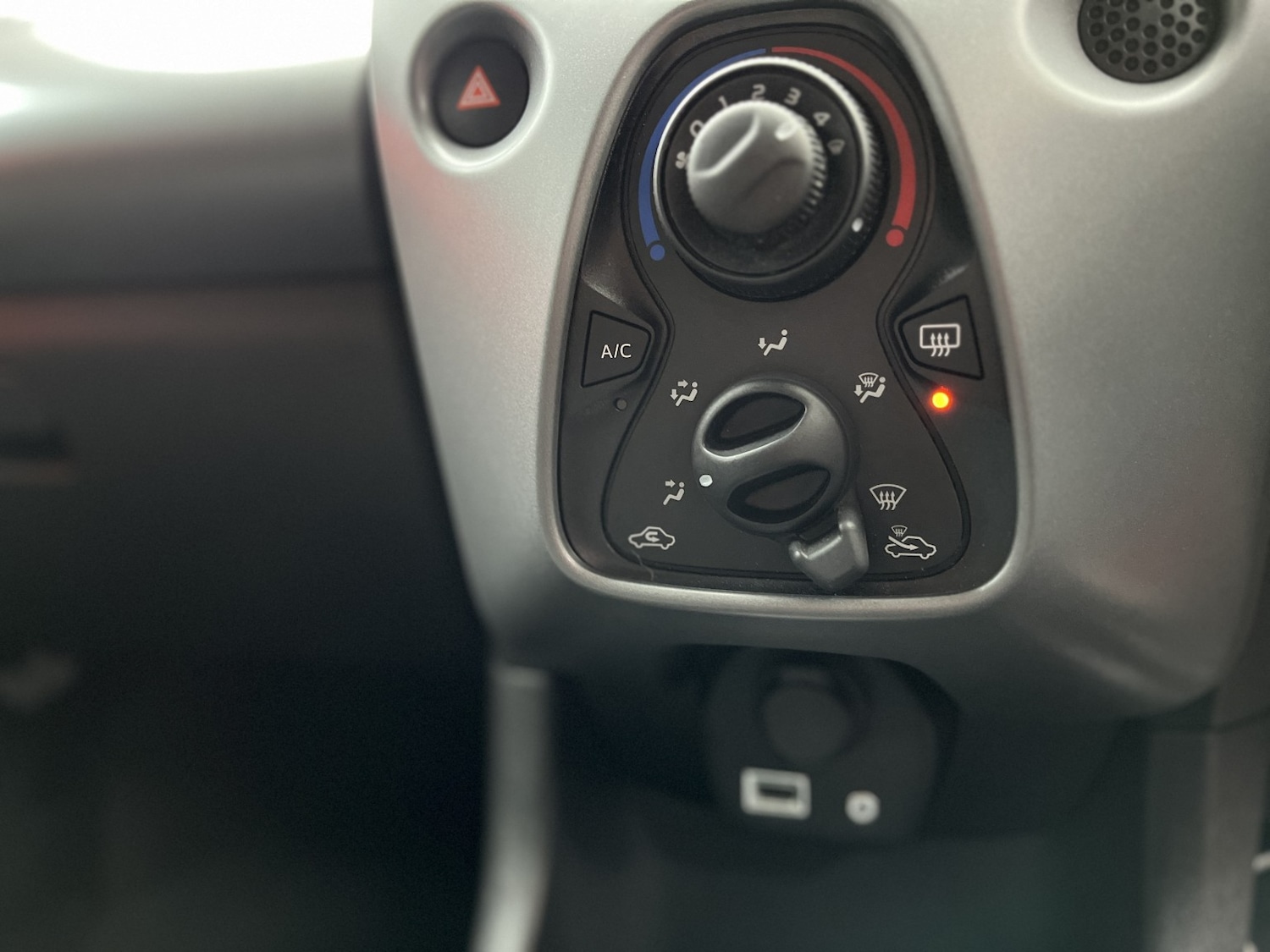 Used Toyota AYGO 2019 for sale - 76924427: Photo 27