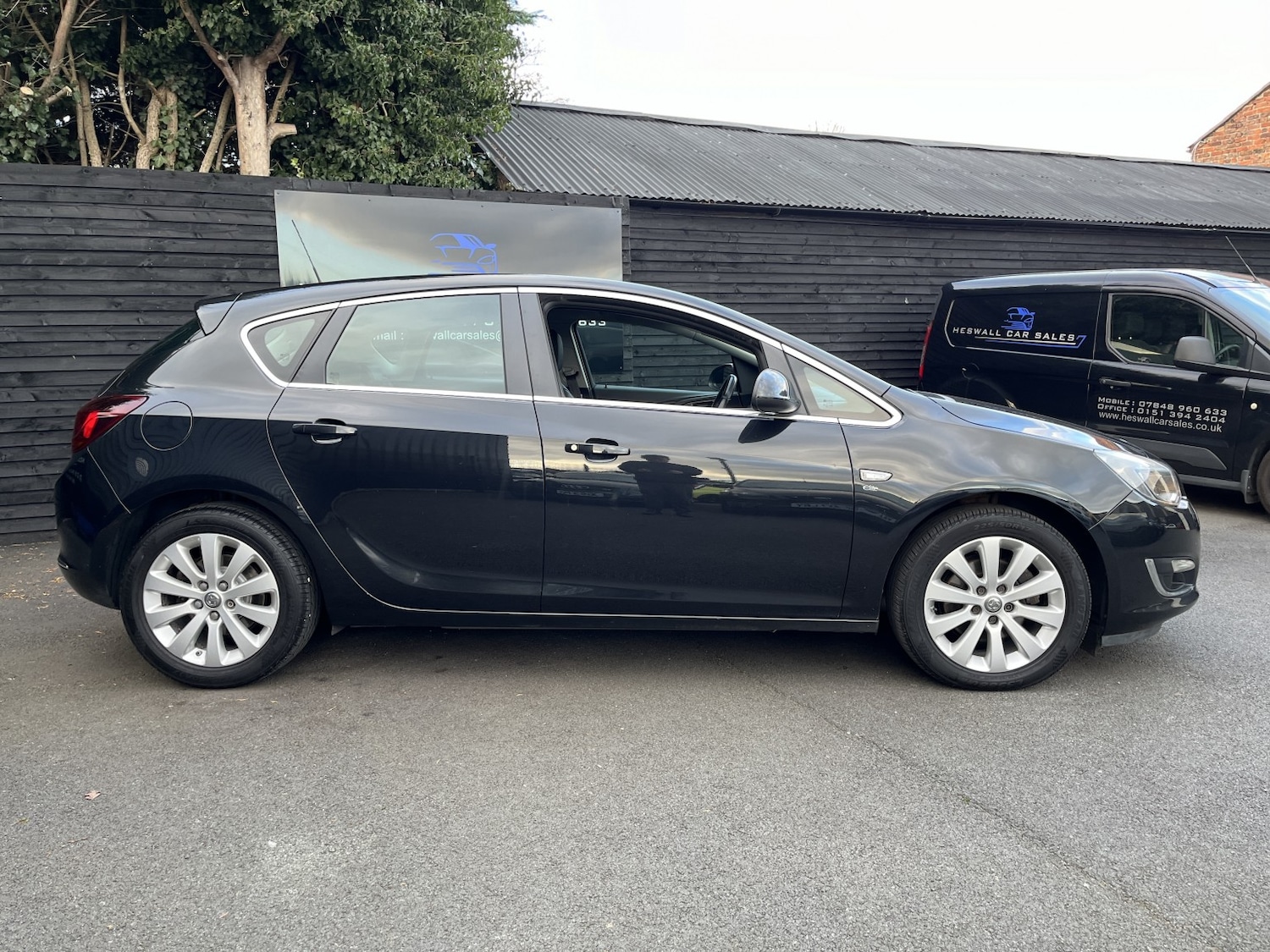 Used Vauxhall Astra 2014 for sale - 76924473: Photo 2