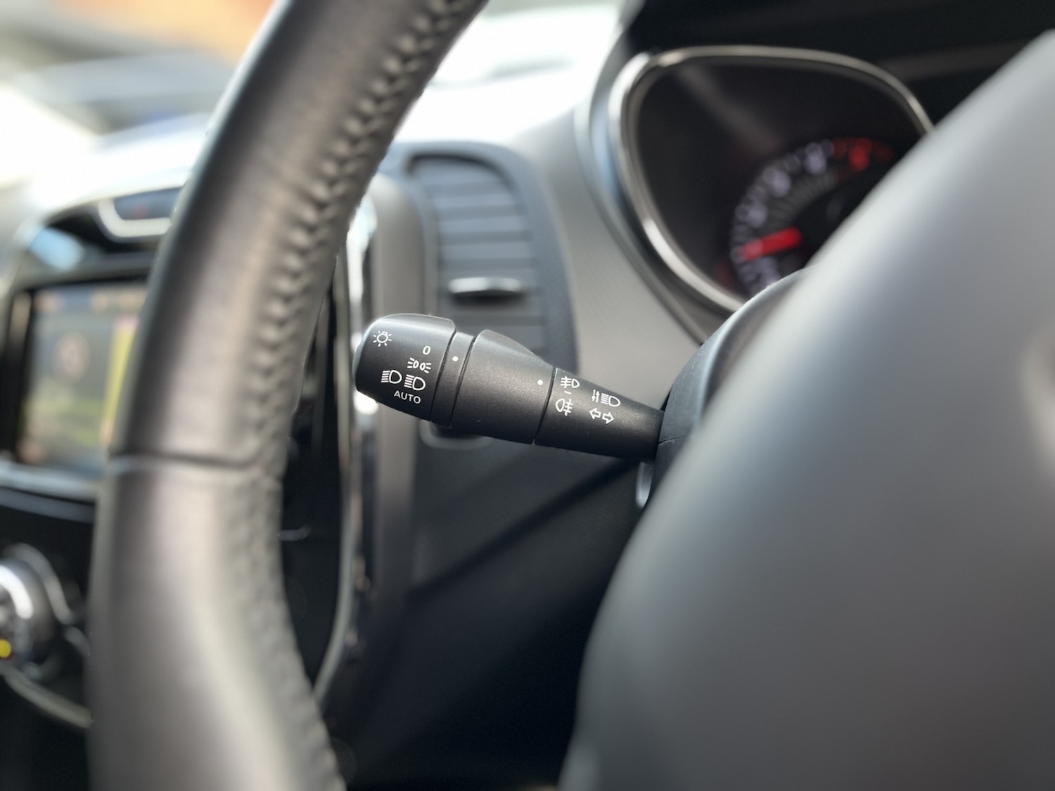 Used Renault Captur 2016 for sale - 76924470: Photo 24