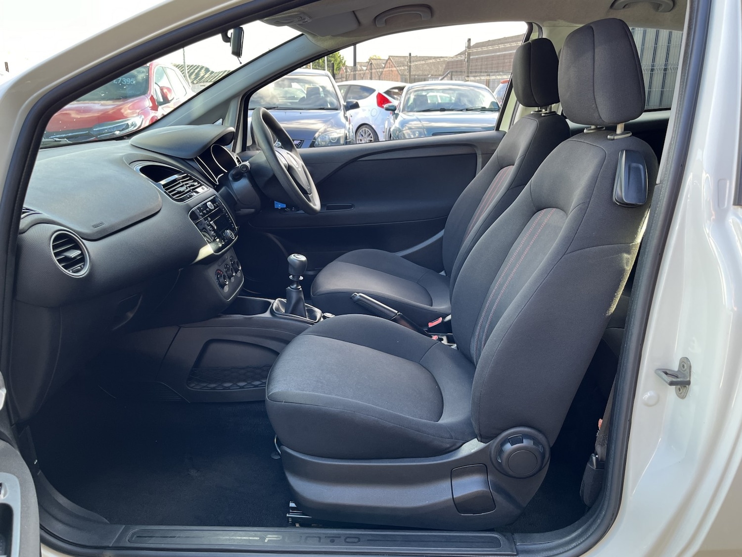 Used Fiat Punto 2014 for sale - 76369318: Photo 12