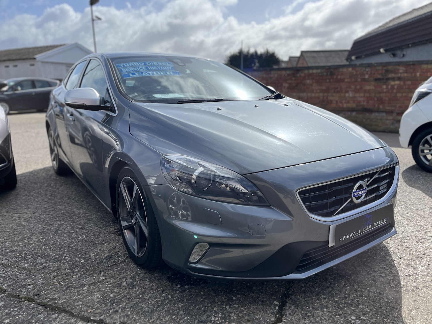 Used Volvo V40 2014 for sale - 78070591: Photo 1