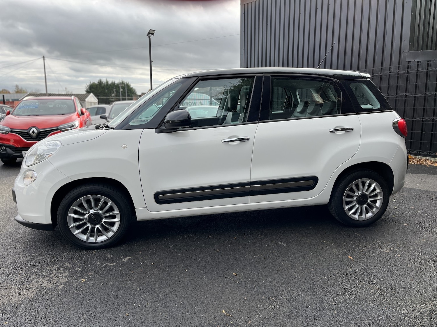 Used Fiat 500L 2013 for sale - 76471225: Photo 6