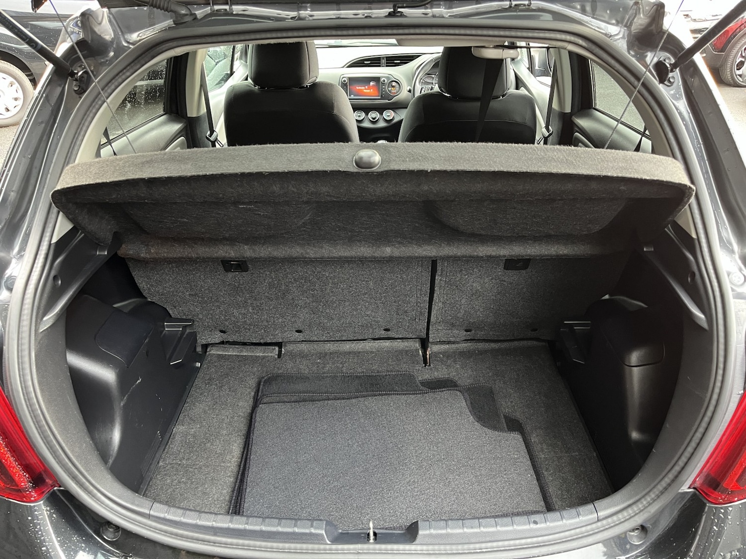 Used Toyota Yaris 2016 for sale - 76268591: Photo 11