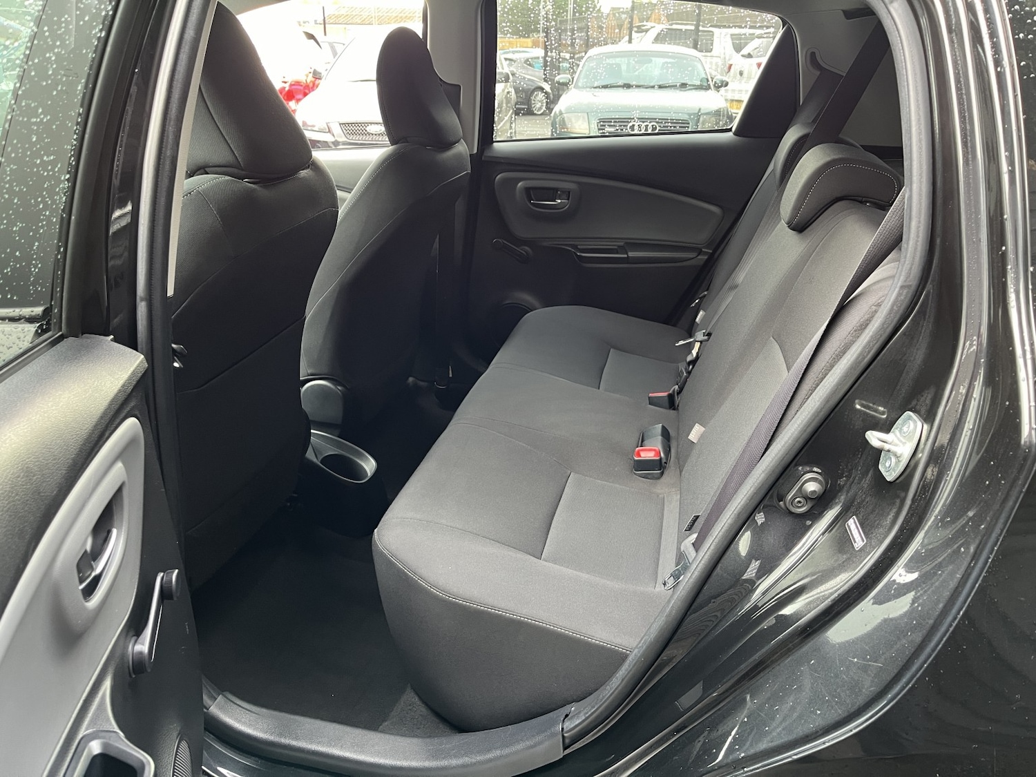 Used Toyota Yaris 2016 for sale - 76268591: Photo 12