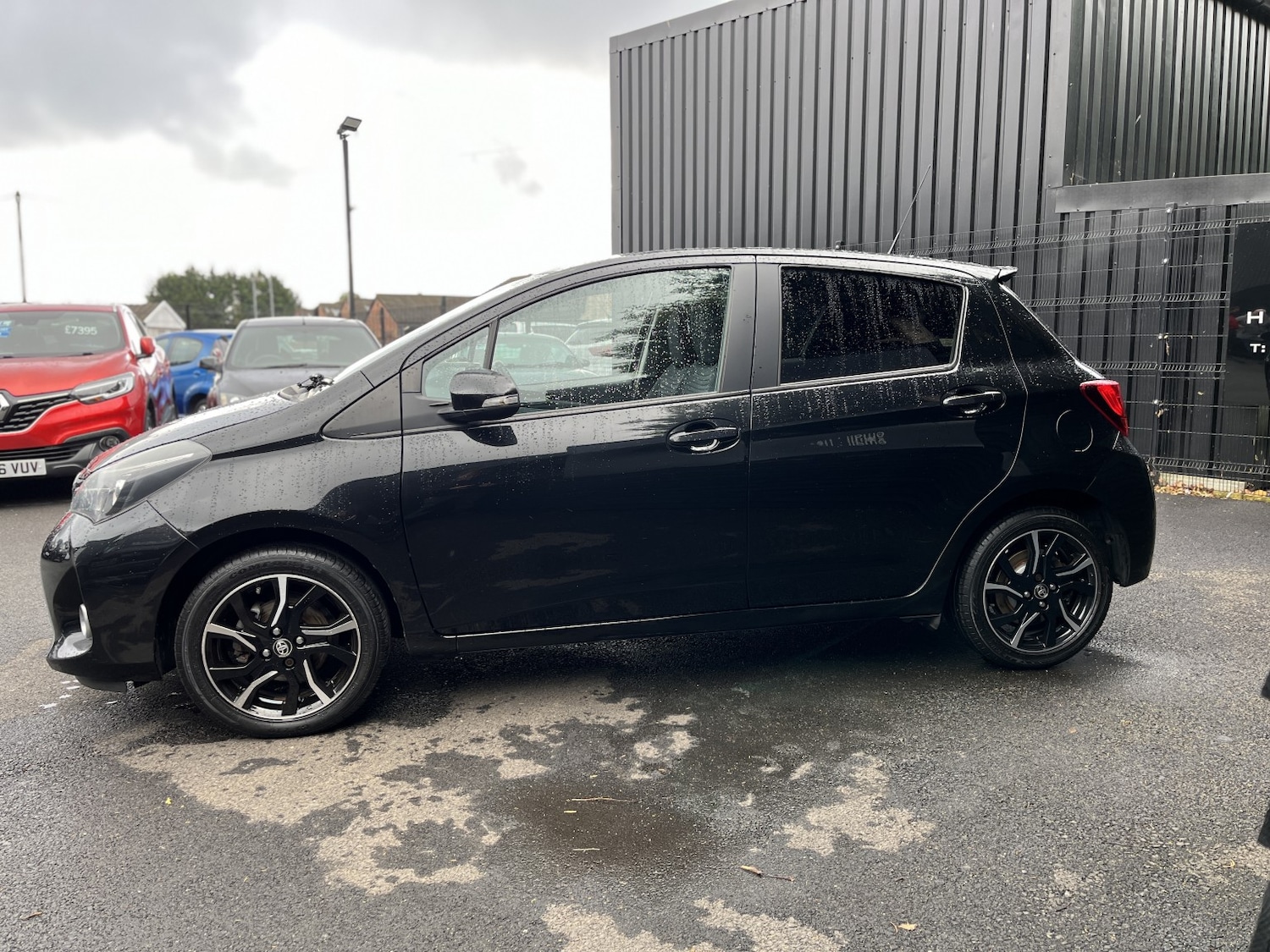 Used Toyota Yaris 2016 for sale - 76268591: Photo 6