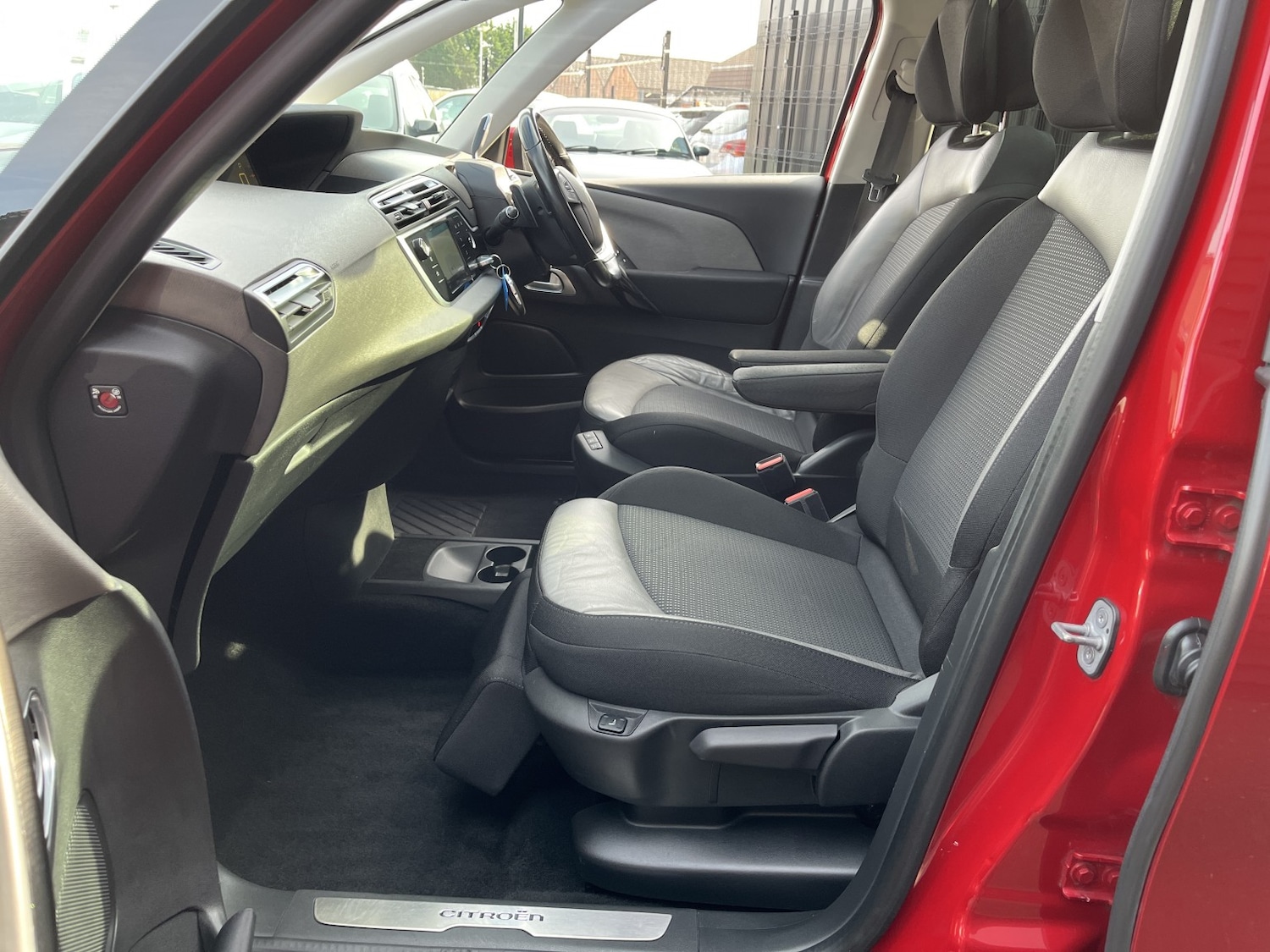 Used Citroen Grand C4 Picasso 2017 for sale - 77567519: Photo 15