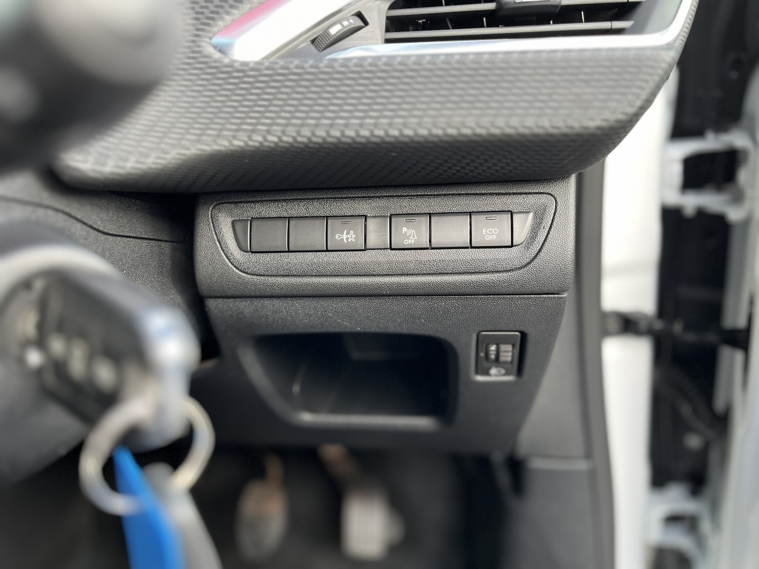 Used Peugeot 2008 2014 for sale - 77237128: Photo 29