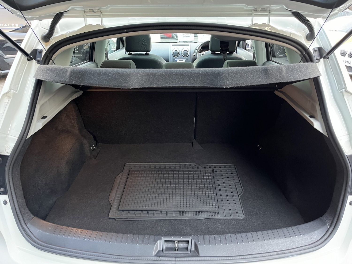 Used Nissan Qashqai 2012 for sale - 76924279: Photo 11