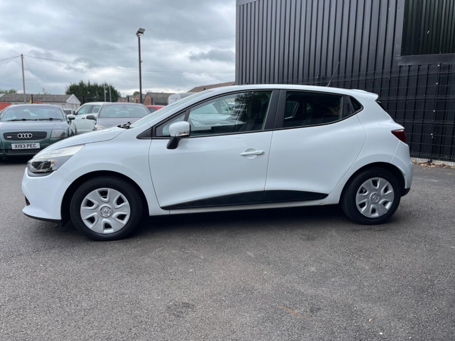 Used Renault Clio 2013 for sale - 75898784: Photo 6