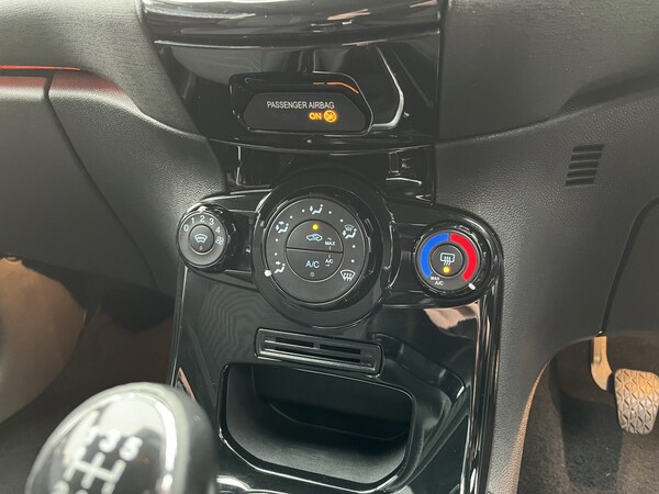 Used Ford Fiesta 2016 for sale - 76205608: Photo 18