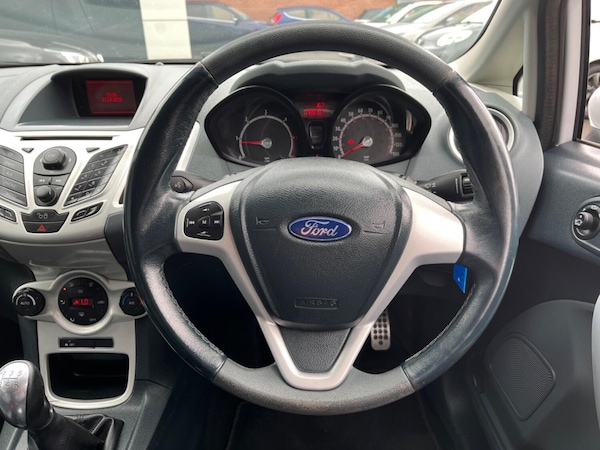 Used Ford Fiesta 2010 for sale - 72431053: Photo 16