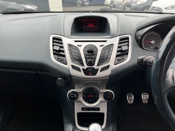 Used Ford Fiesta 2010 for sale - 72431053: Photo 17