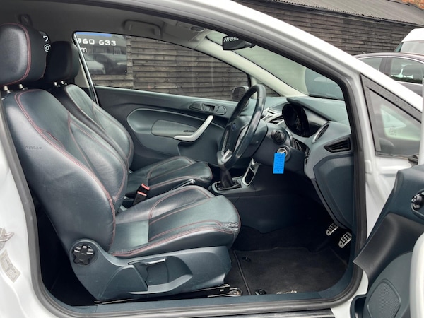 Used Ford Fiesta 2010 for sale - 72431053: Photo 9