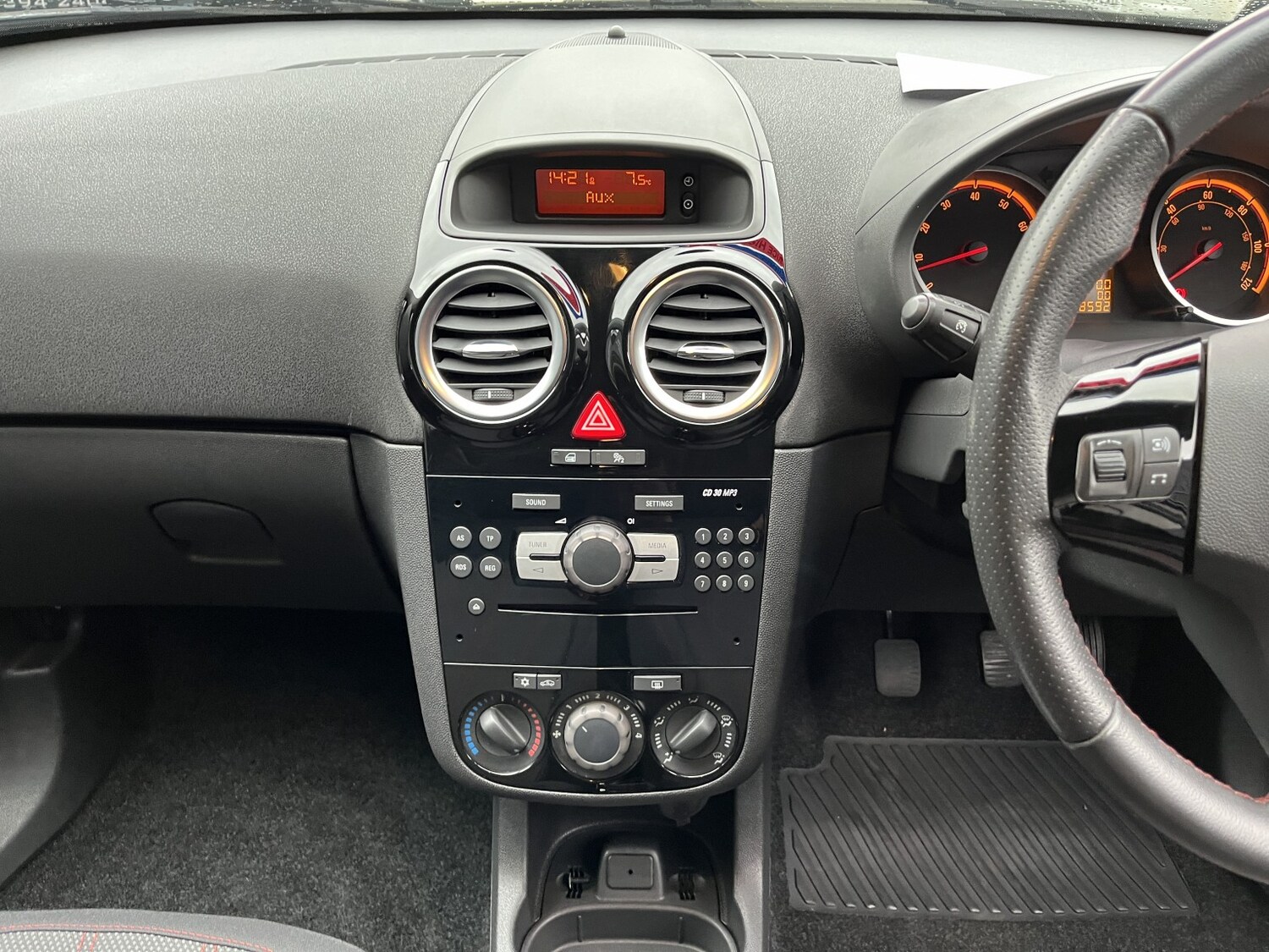 Used Vauxhall Corsa 2013 for sale - 78112030: Photo 17