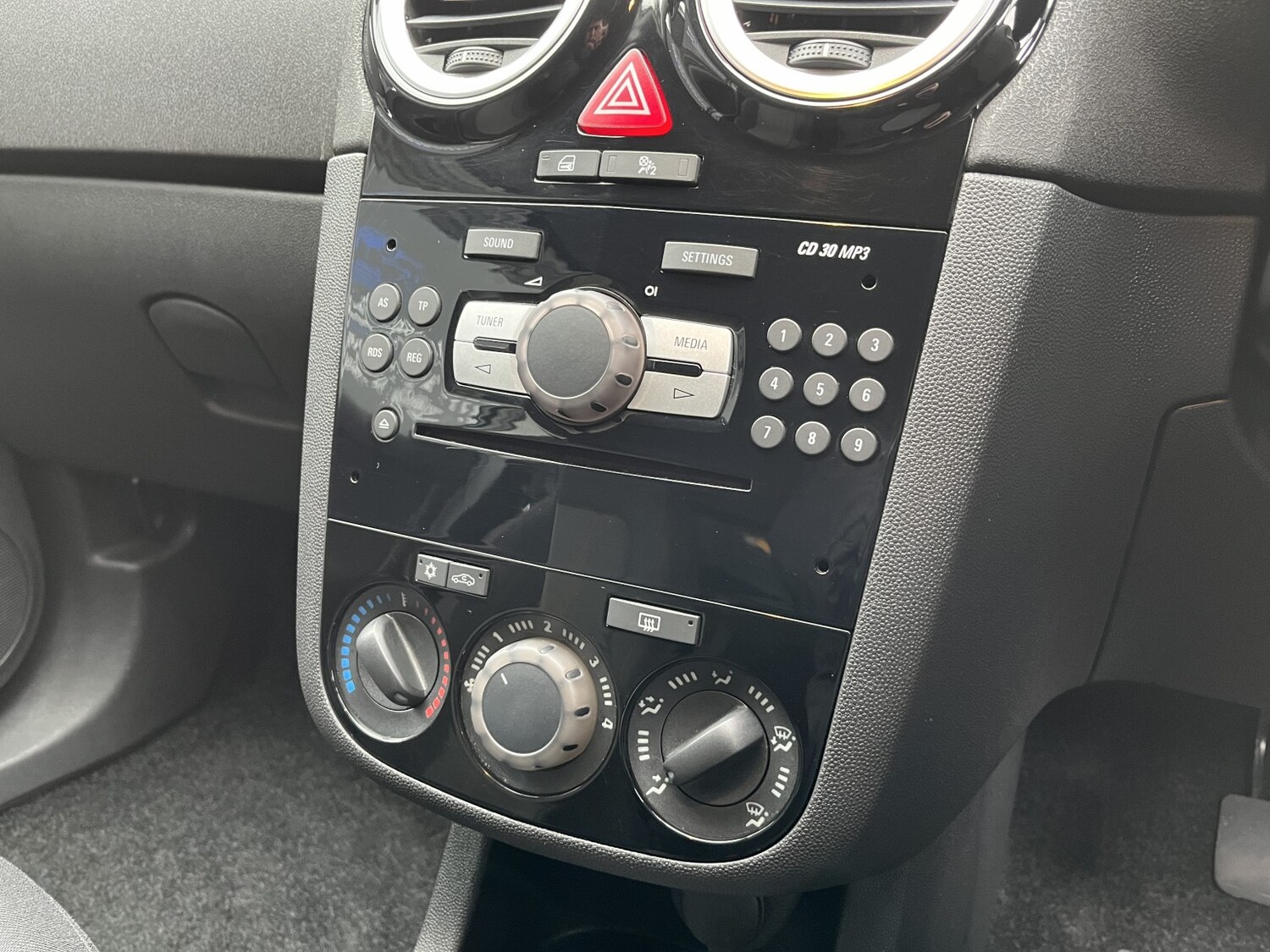 Used Vauxhall Corsa 2013 for sale - 78112030: Photo 21