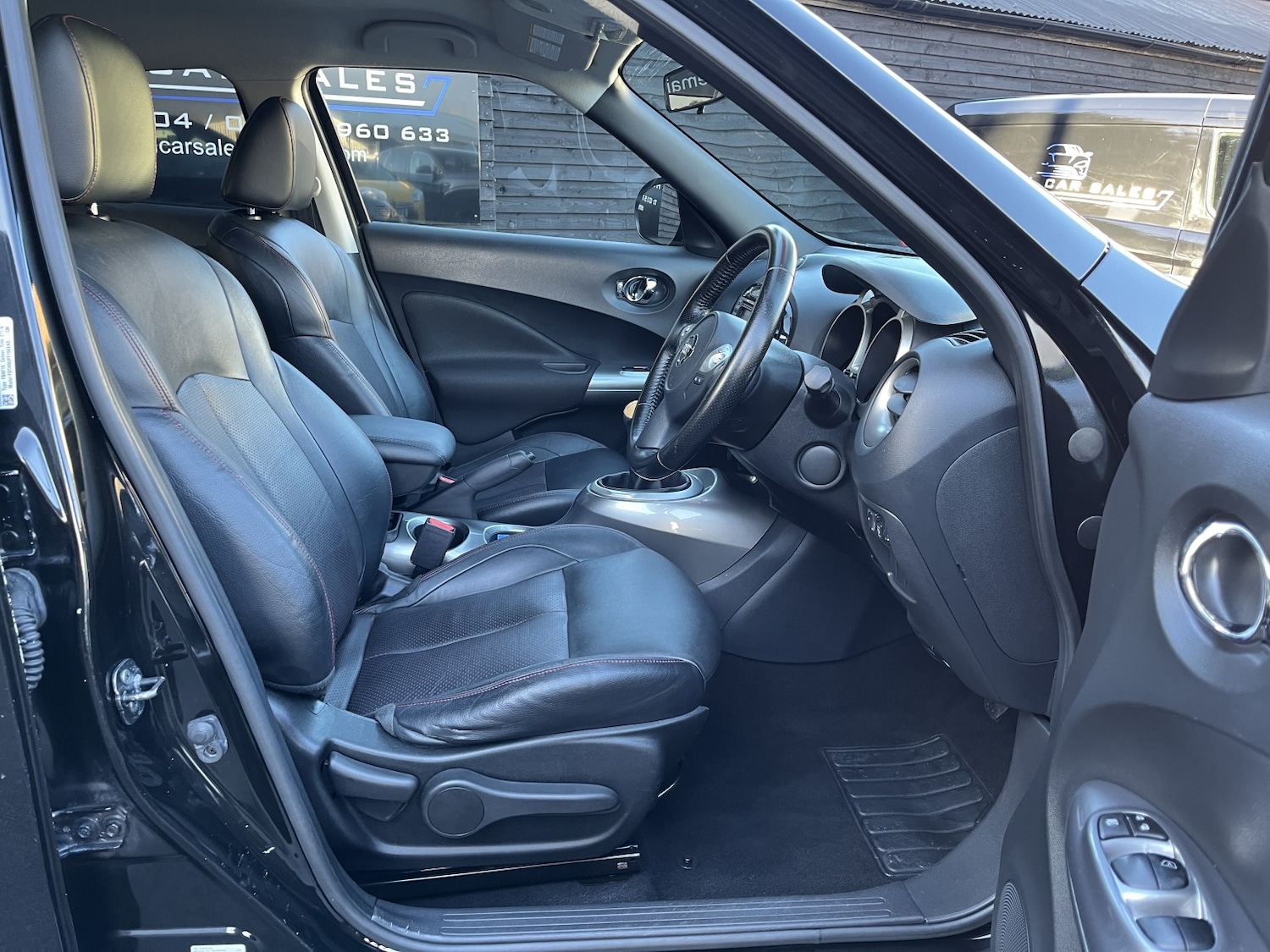 Used Nissan Juke 2011 for sale - 77237126: Photo 9