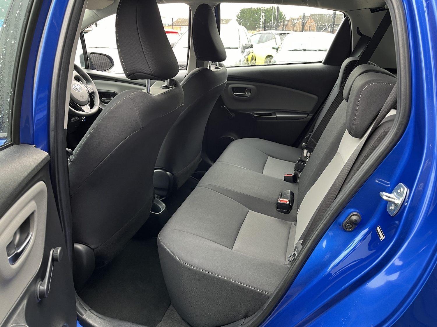 Used Toyota Yaris 2018 for sale - 76935289: Photo 12