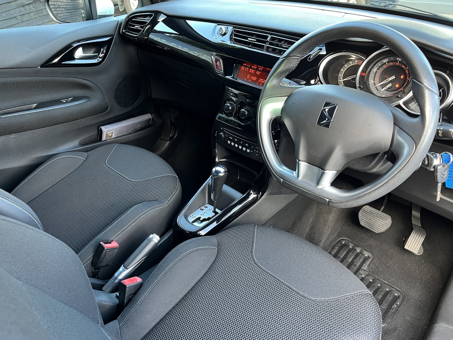 Used Citroen DS3 2013 for sale - 76579963: Photo 14