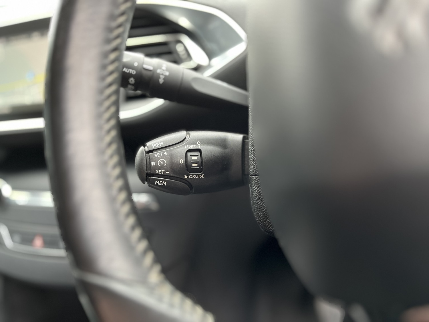 Used Peugeot 308 2015 for sale - 78031782: Photo 24