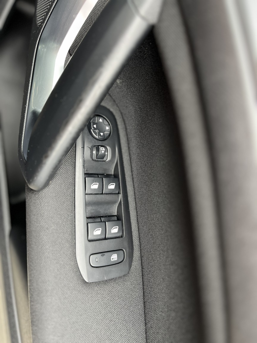 Used Peugeot 308 2015 for sale - 78031782: Photo 28