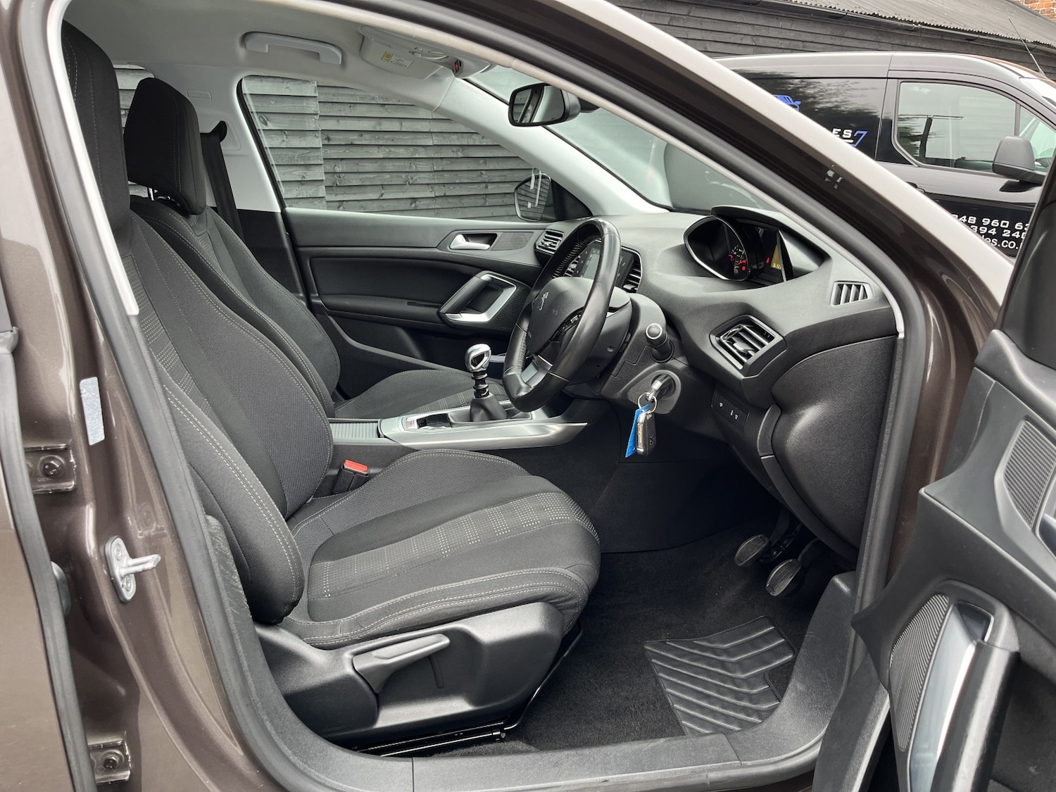 Used Peugeot 308 2015 for sale - 78031782: Photo 9