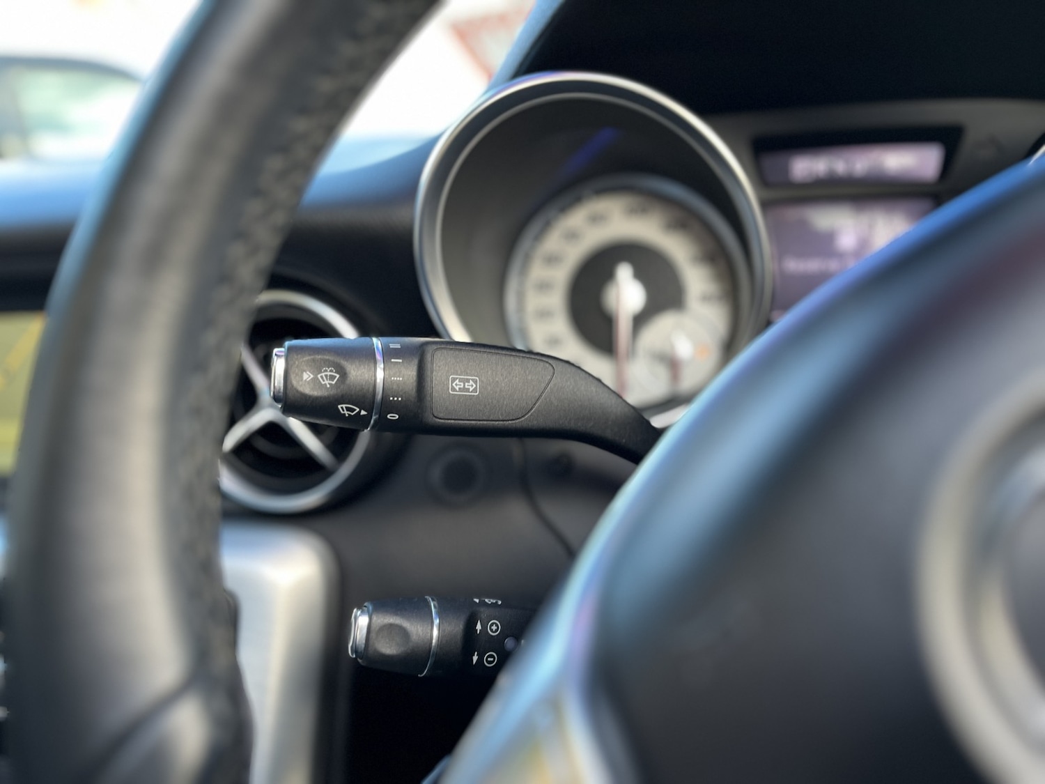 Used Mercedes-Benz SLK 2014 for sale - 76693050: Photo 28