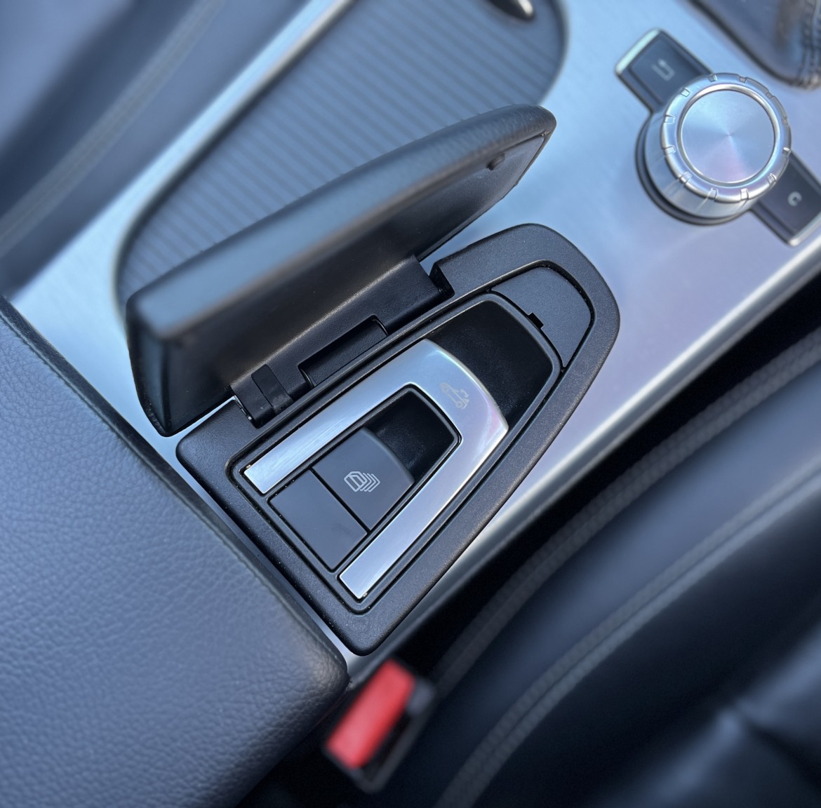 Used Mercedes-Benz SLK 2014 for sale - 76693050: Photo 33