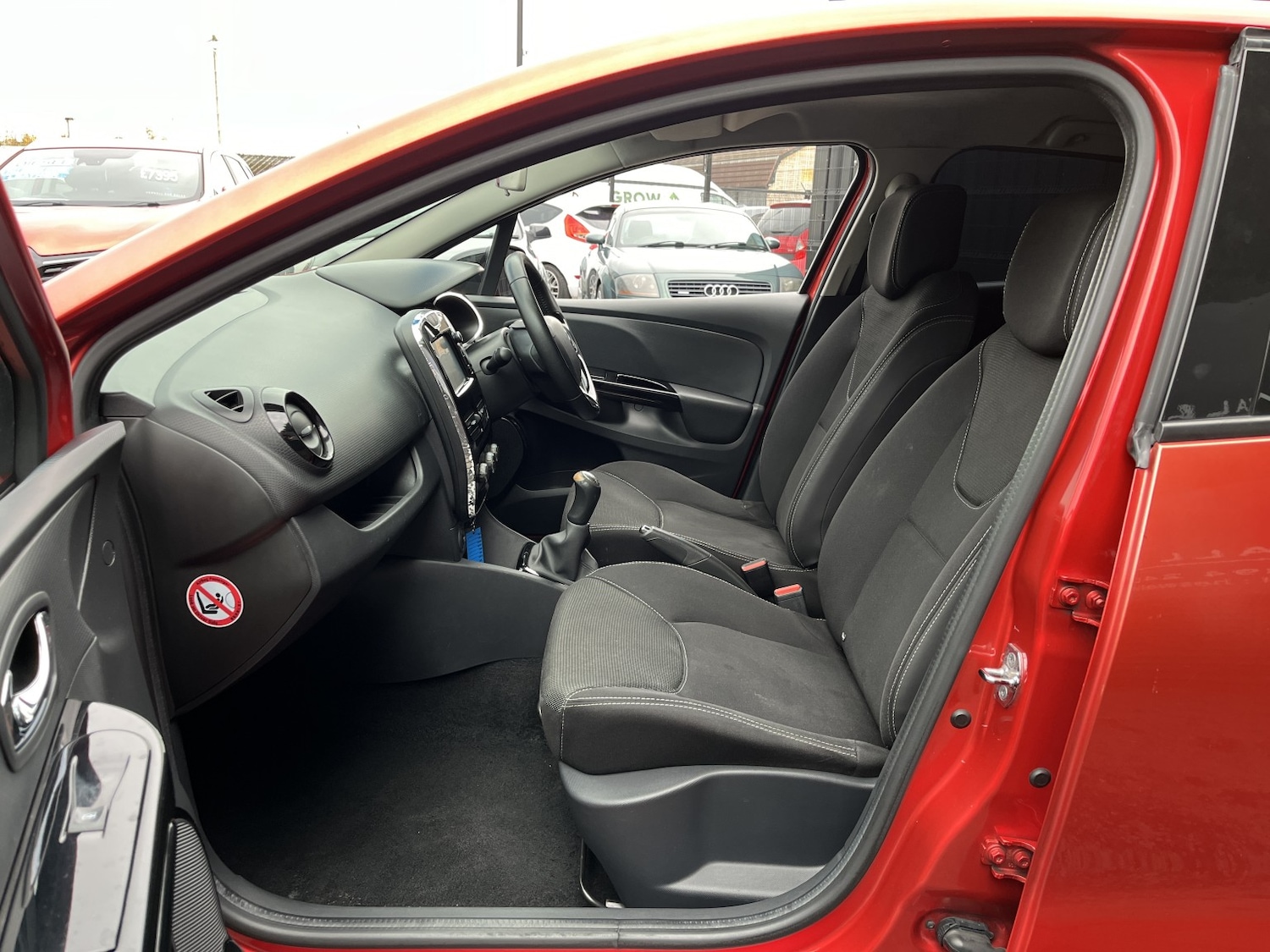 Used Renault Clio 2014 for sale - 76268512: Photo 13