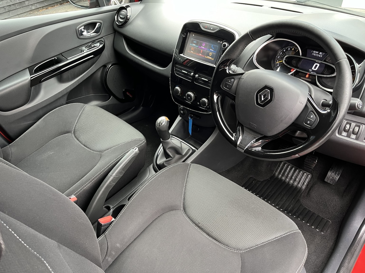 Used Renault Clio 2014 for sale - 76268512: Photo 14