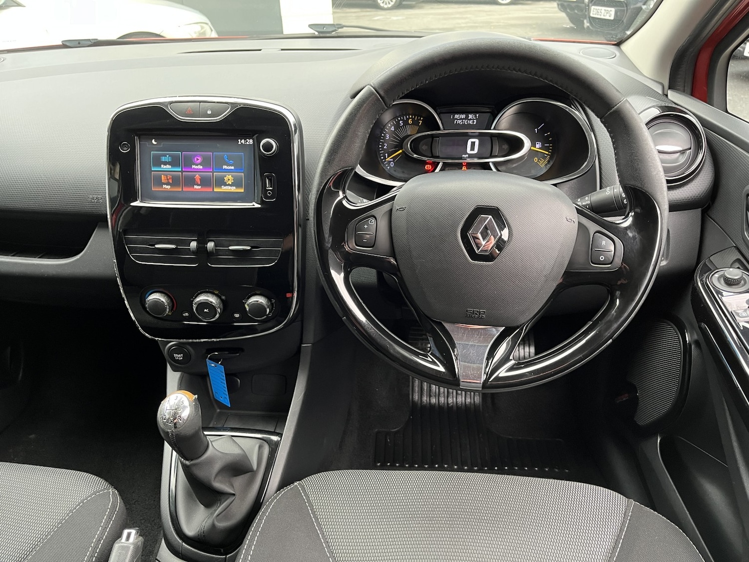 Used Renault Clio 2014 for sale - 76268512: Photo 15