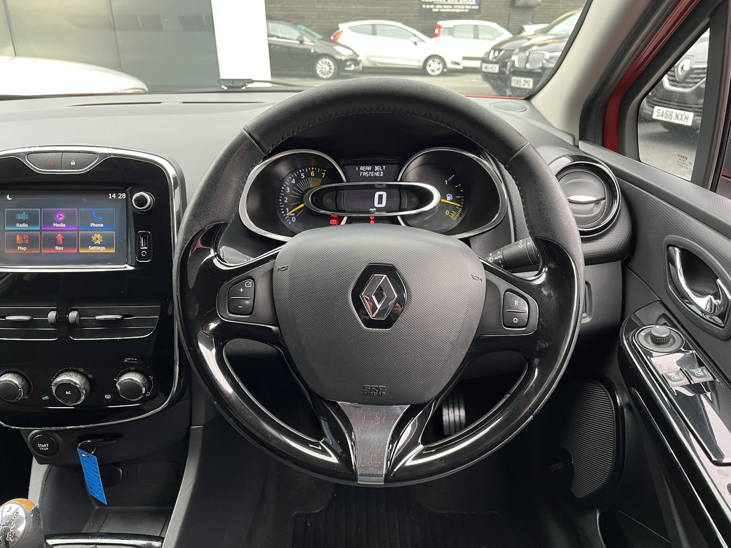 Used Renault Clio 2014 for sale - 76268512: Photo 16