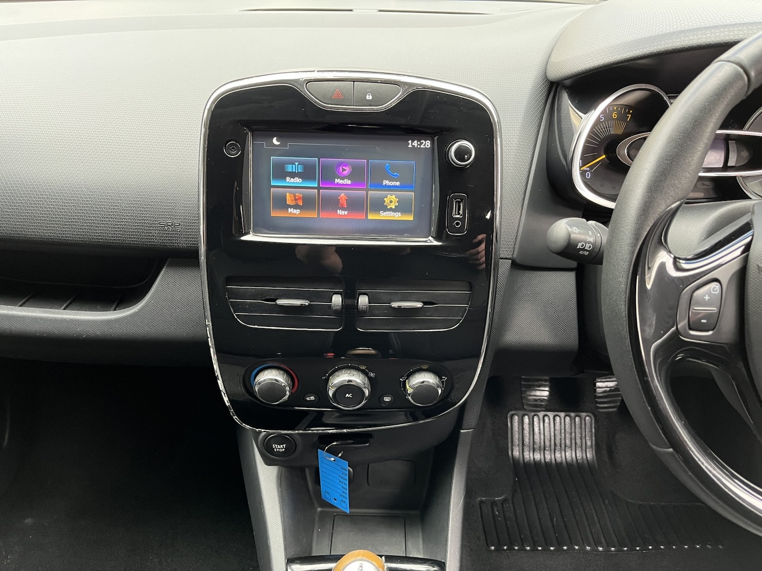 Used Renault Clio 2014 for sale - 76268512: Photo 17